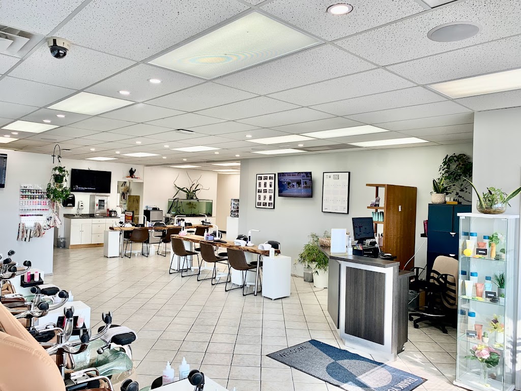 The Cedar Tree Nails Salon | 3443 Portage Ave, Winnipeg, MB R3K 0X2, Canada | Phone: (204) 832-9685