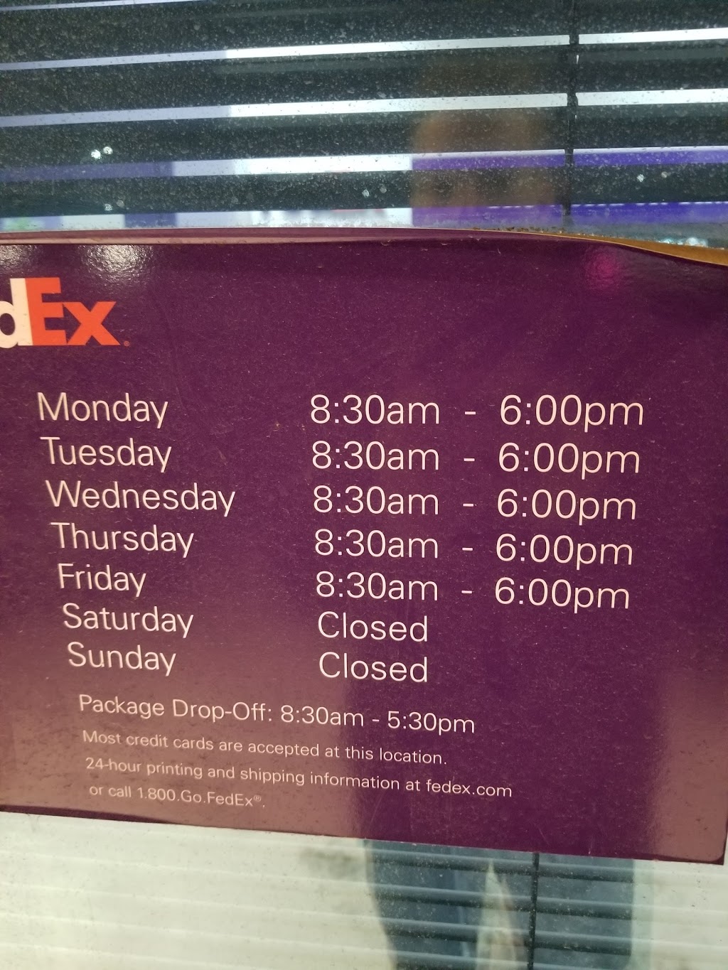 FedEx Ship Centre | 495 Eastchester Ave E, St. Catharines, ON L2M 6S2, Canada | Phone: (800) 463-3339