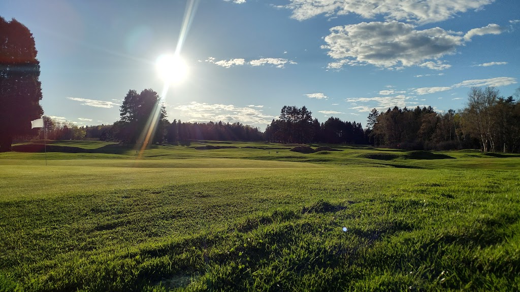 Club de golf de Grand-Mère | 1 Chem. du Golf, Grand-Mère, QC G9T 5K8, Canada | Phone: (819) 538-3560