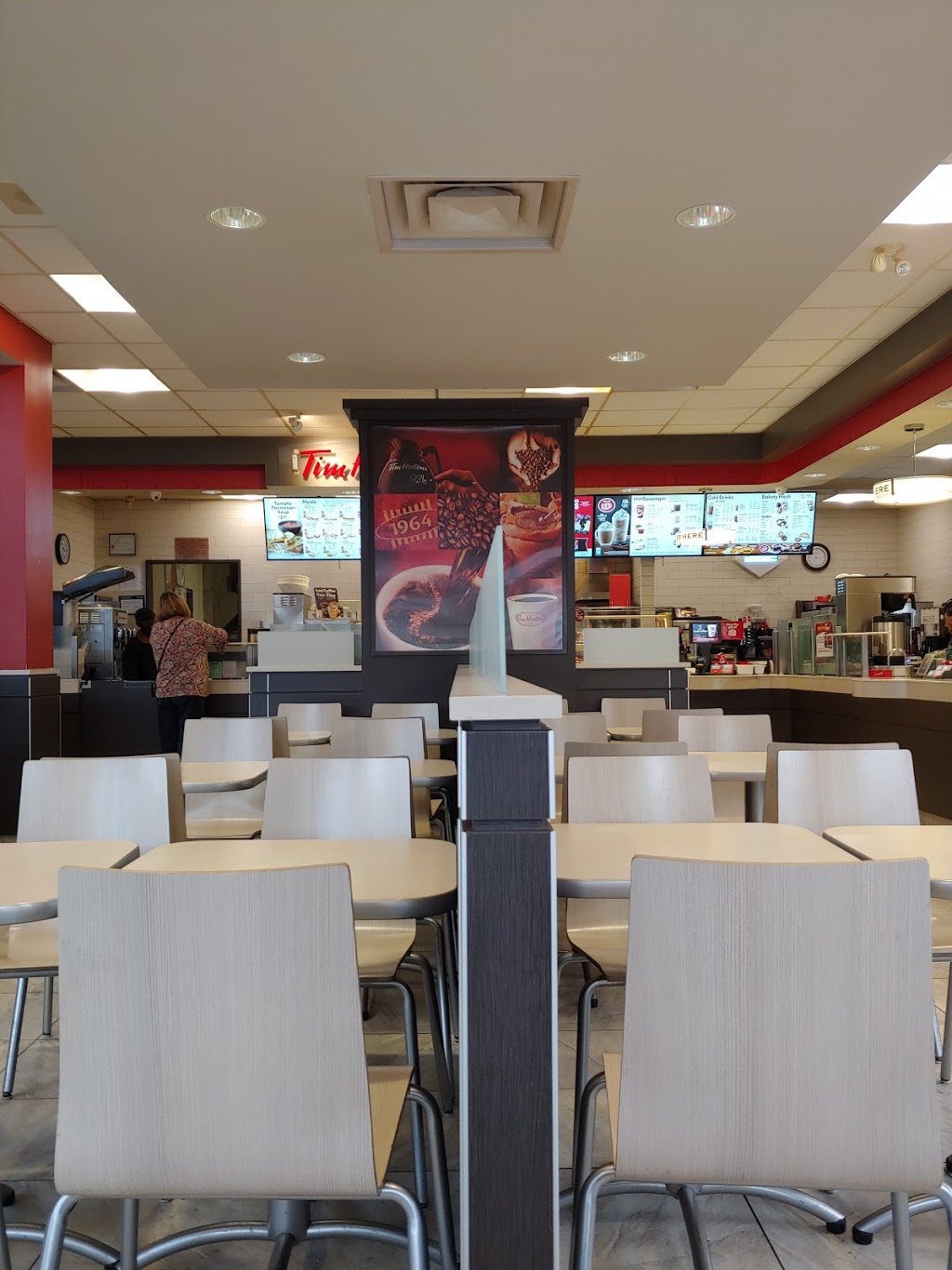 Tim Hortons | 535 Terminal Ave, Ottawa, ON K1G 0Z2, Canada | Phone: (613) 244-0118