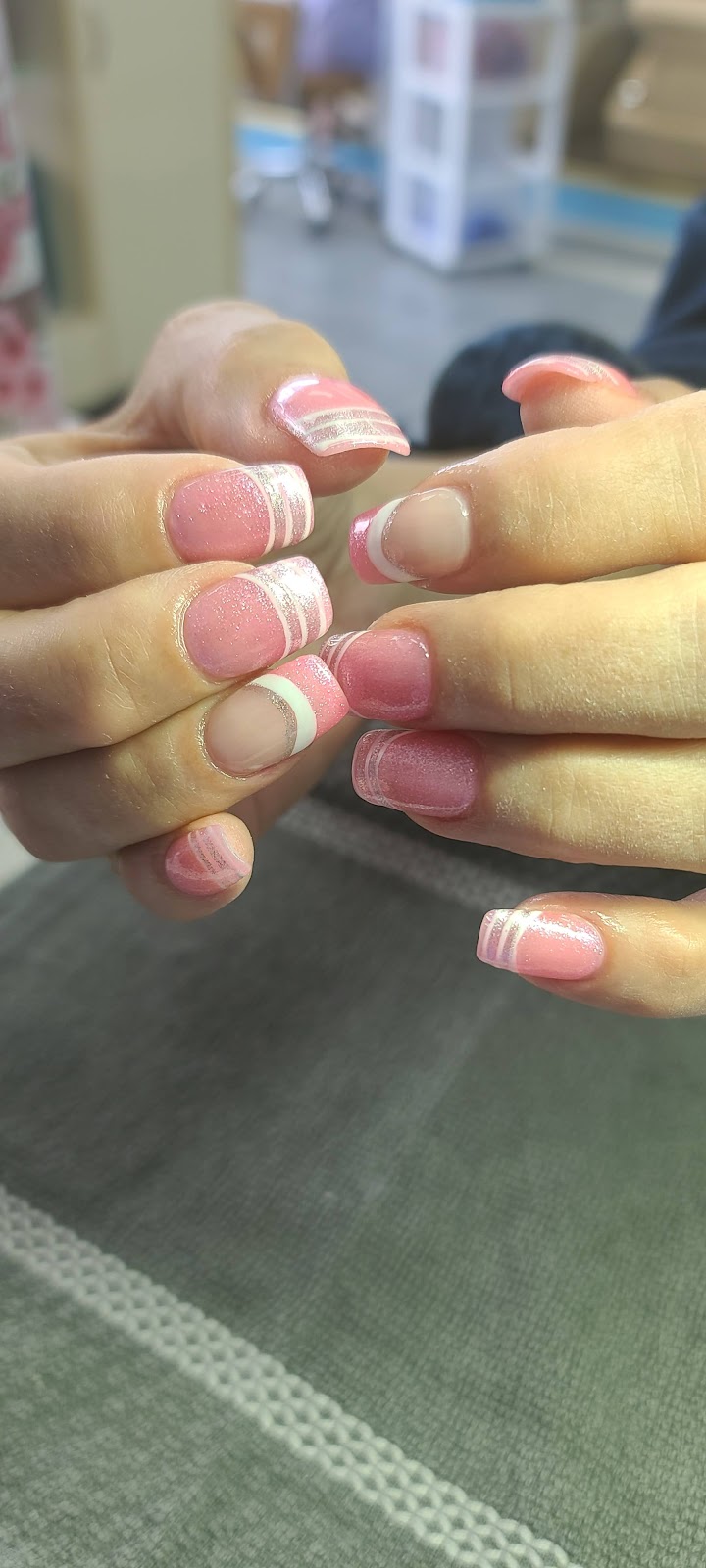 Les Nail Salon | 425 13 St N, Lethbridge, AB T1H 2S3, Canada | Phone: (403) 327-5785