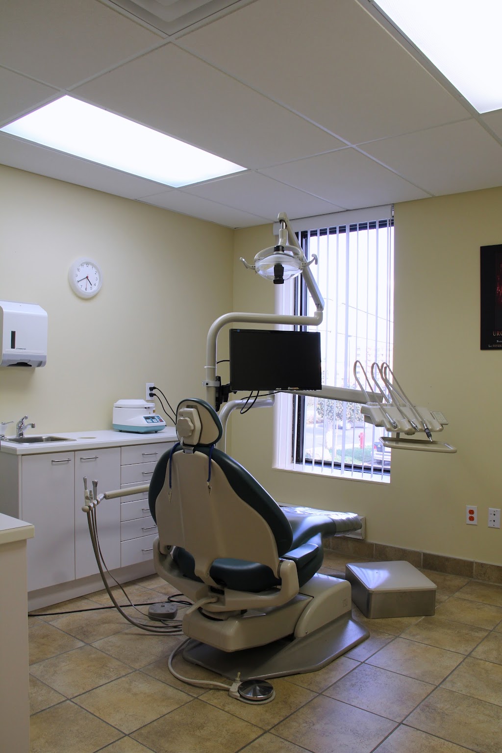 Dental Clinic Benoit & Ass. | 3180 Chem. de Chambly #201, Longueuil, QC J4L 1N6, Canada | Phone: (450) 928-3368