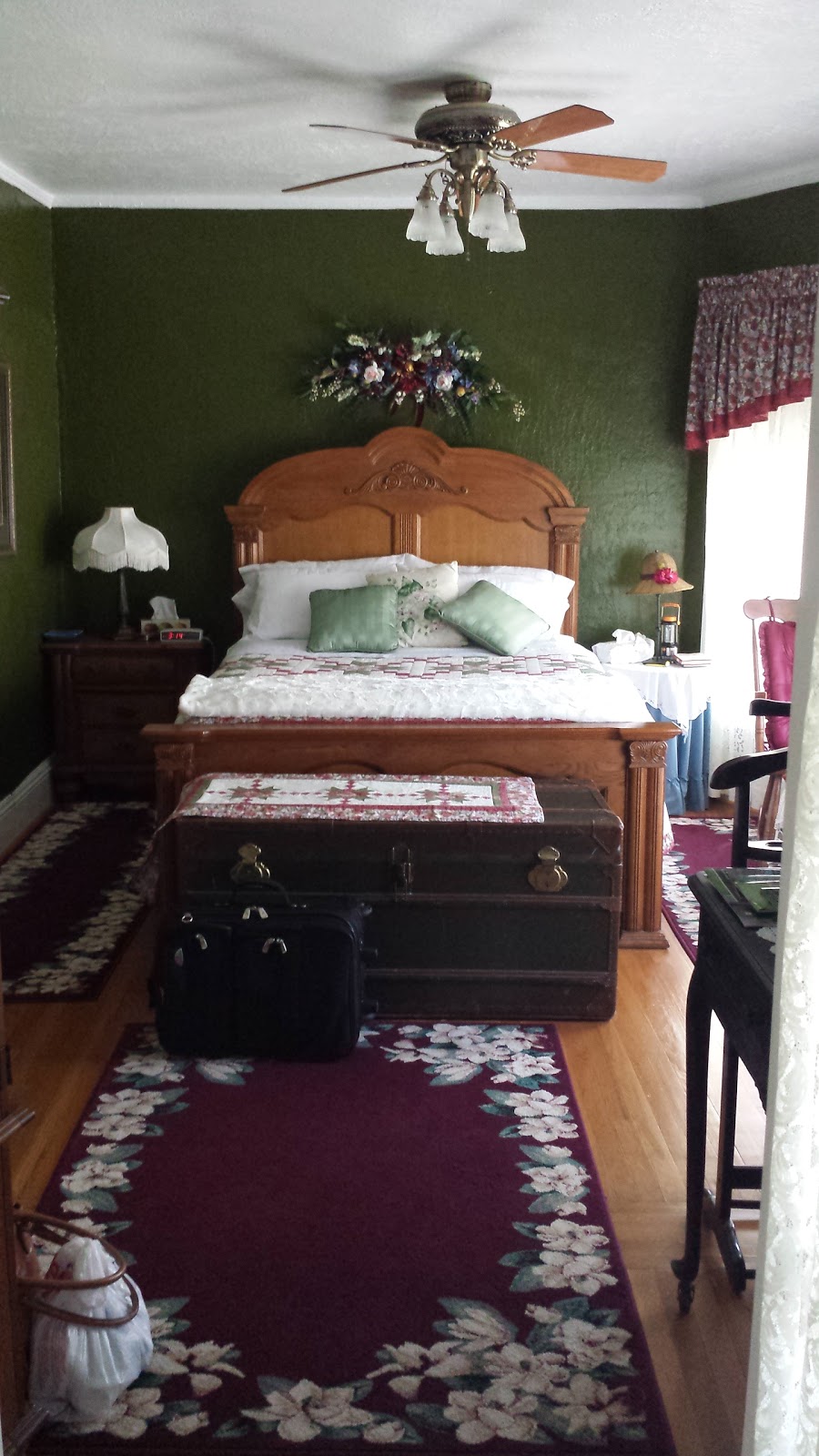 Katharines Bed & Breakfast | 8 Carlyle St, Tilbury, ON N0P 2L0, Canada | Phone: (519) 682-3706