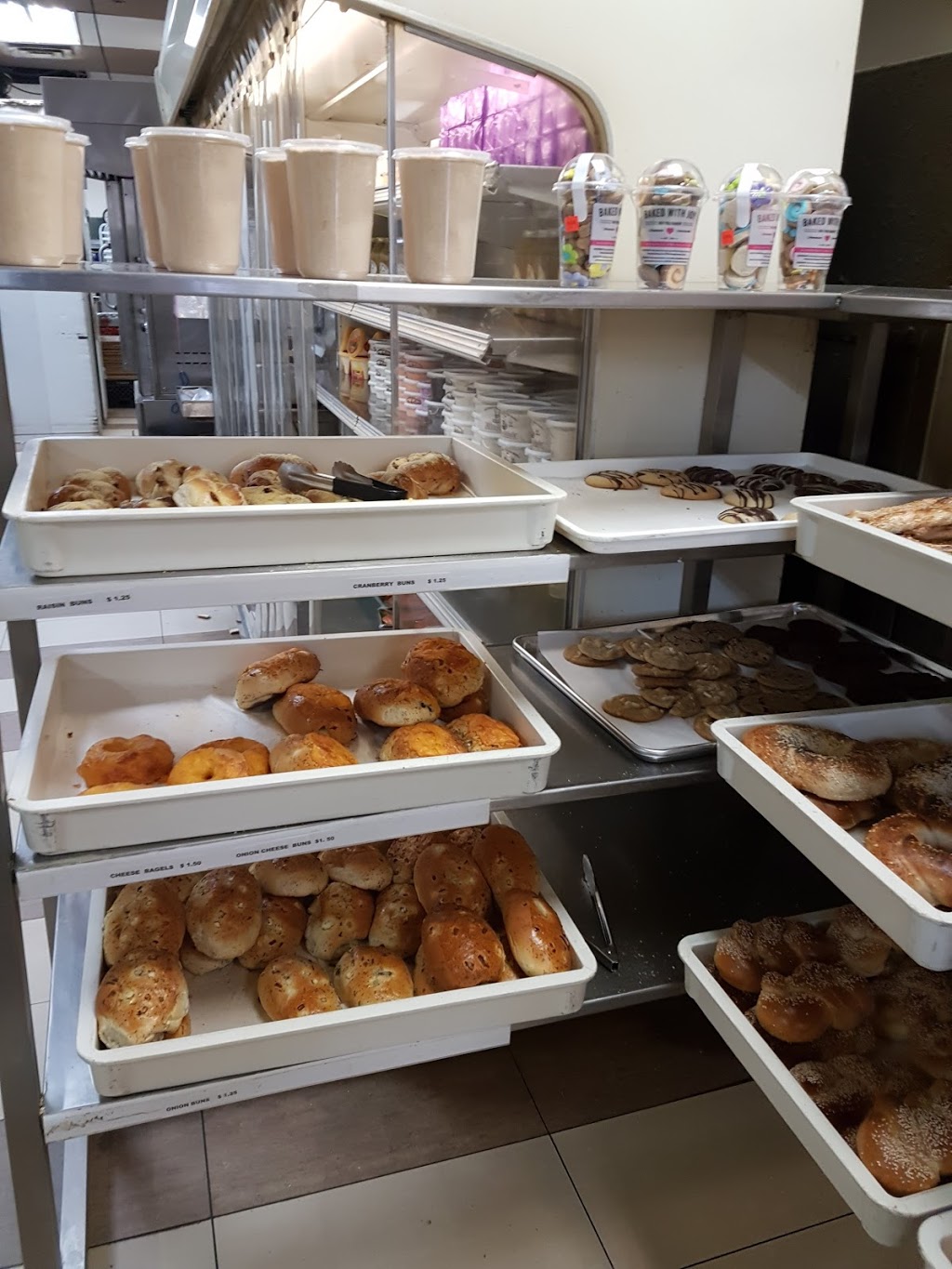 Bagel Nash | 7355 Bayview Ave, Thornhill, ON L3T 5Z2, Canada | Phone: (905) 763-7766