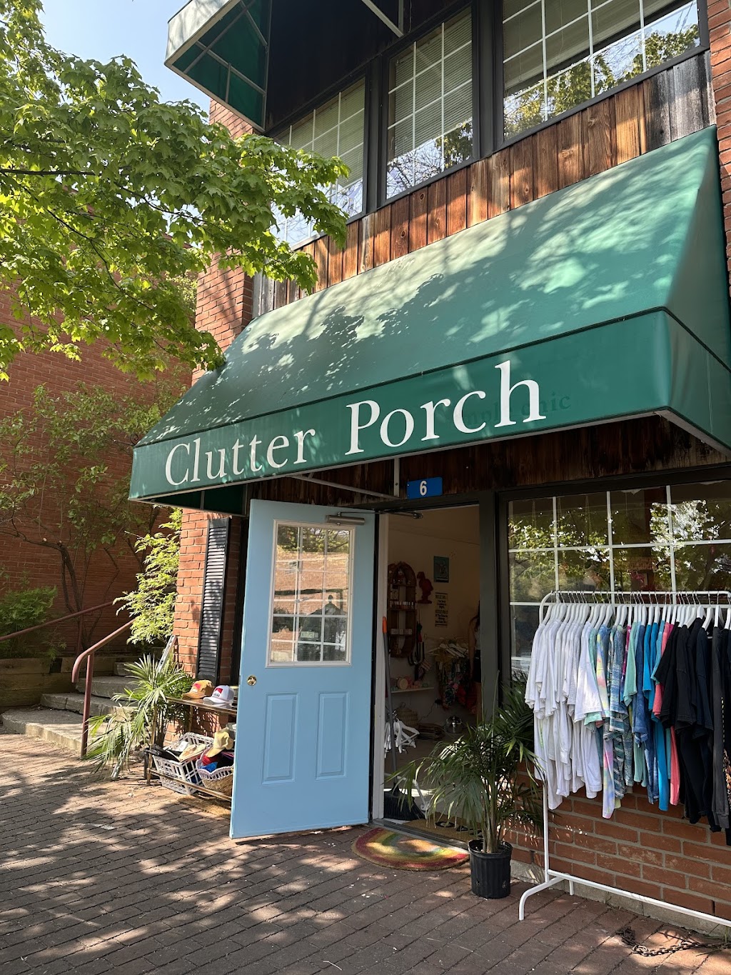 Clutter Porch | 111 Medora St, Port Carling, ON P0B 1J0, Canada | Phone: (647) 261-4511