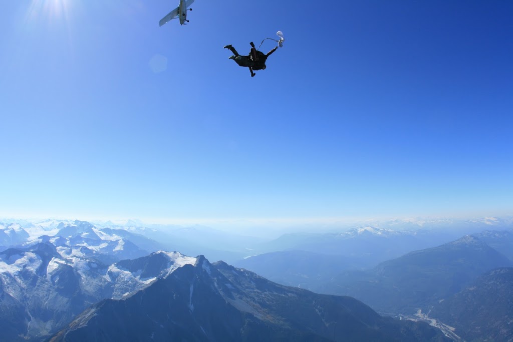 Whistler Skydiving | 1850 Airport Rd, Pemberton, BC V0N 2L1, Canada | Phone: (604) 698-7120