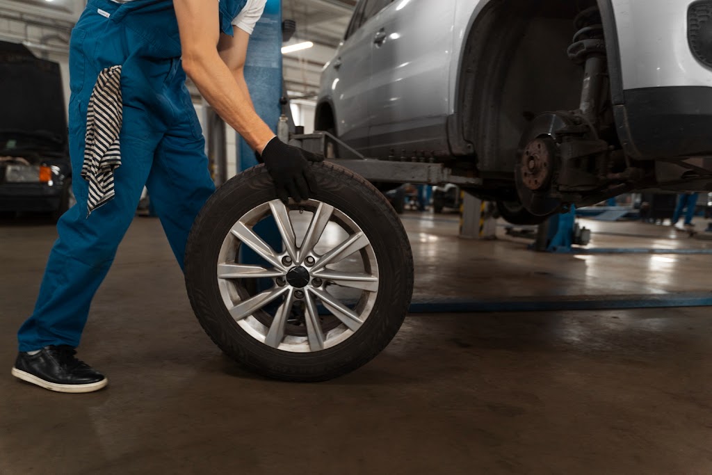Major truck and tire repair | 15693 County Rd 2, Brighton, ON K0K 1H0, Canada | Phone: (613) 689-1013