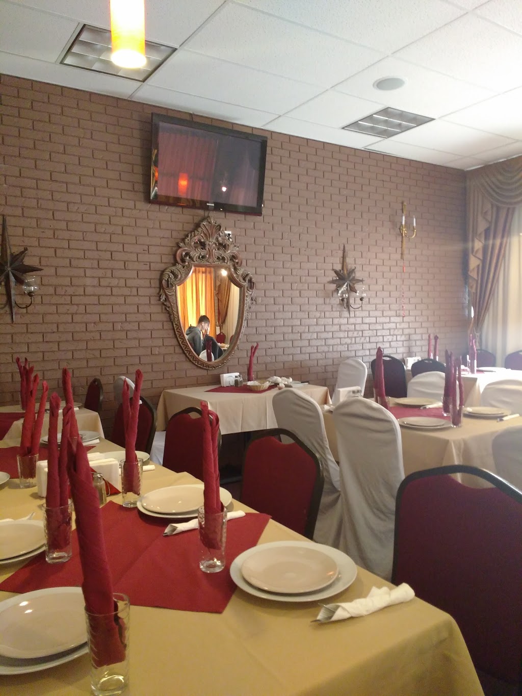 Aragvi Restaurant | 2006 Highway 7 West #1, Vaughan, ON L4K 1W6, Canada | Phone: (905) 597-5197