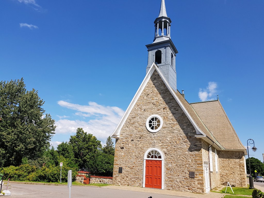 Église de Saint-Pierre | 1437 Chemin Royal, Saint-Pierre, QC G0A 4E0, Canada | Phone: (418) 828-2855