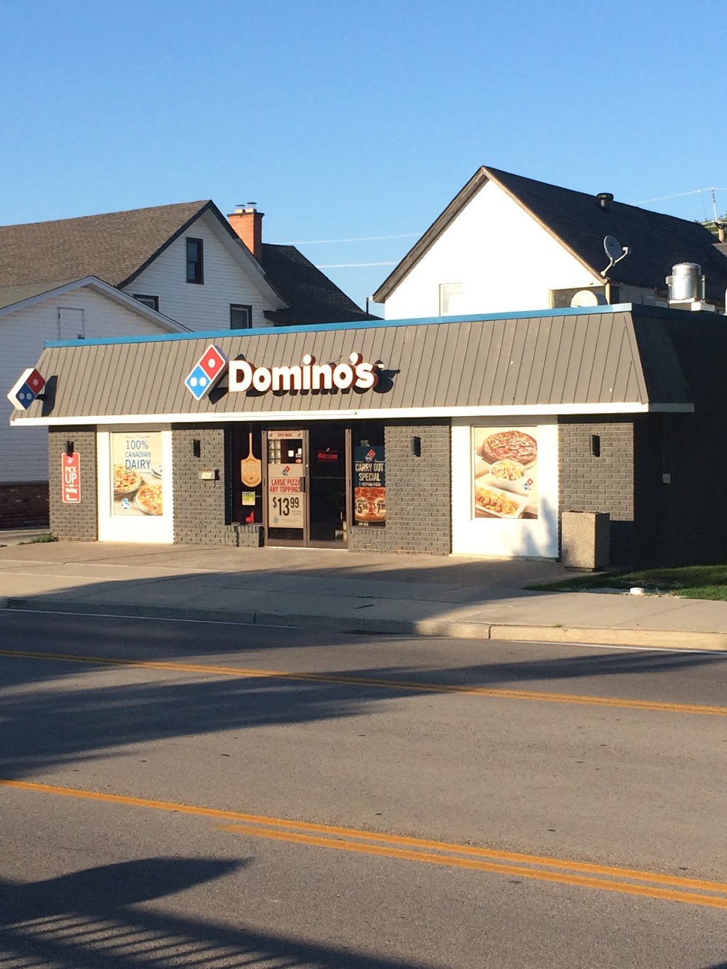 Dominos Pizza | 145 Sandwich St S, Amherstburg, ON N9V 1Z9, Canada | Phone: (519) 736-8655