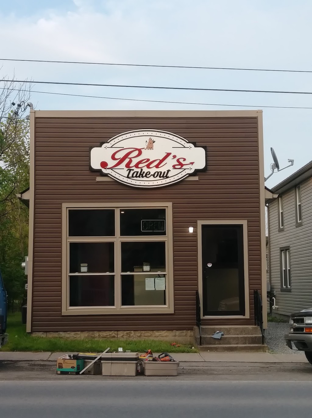 Reds Take-Out | 2612 Stevensville Rd, Stevensville, ON L0S 1S0, Canada | Phone: (905) 382-0005