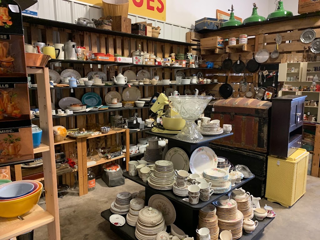 Prairie Treasures & Antiques | 6002 60 Ave BAY C, Taber, AB T1G 1Y9, Canada | Phone: (403) 223-9619