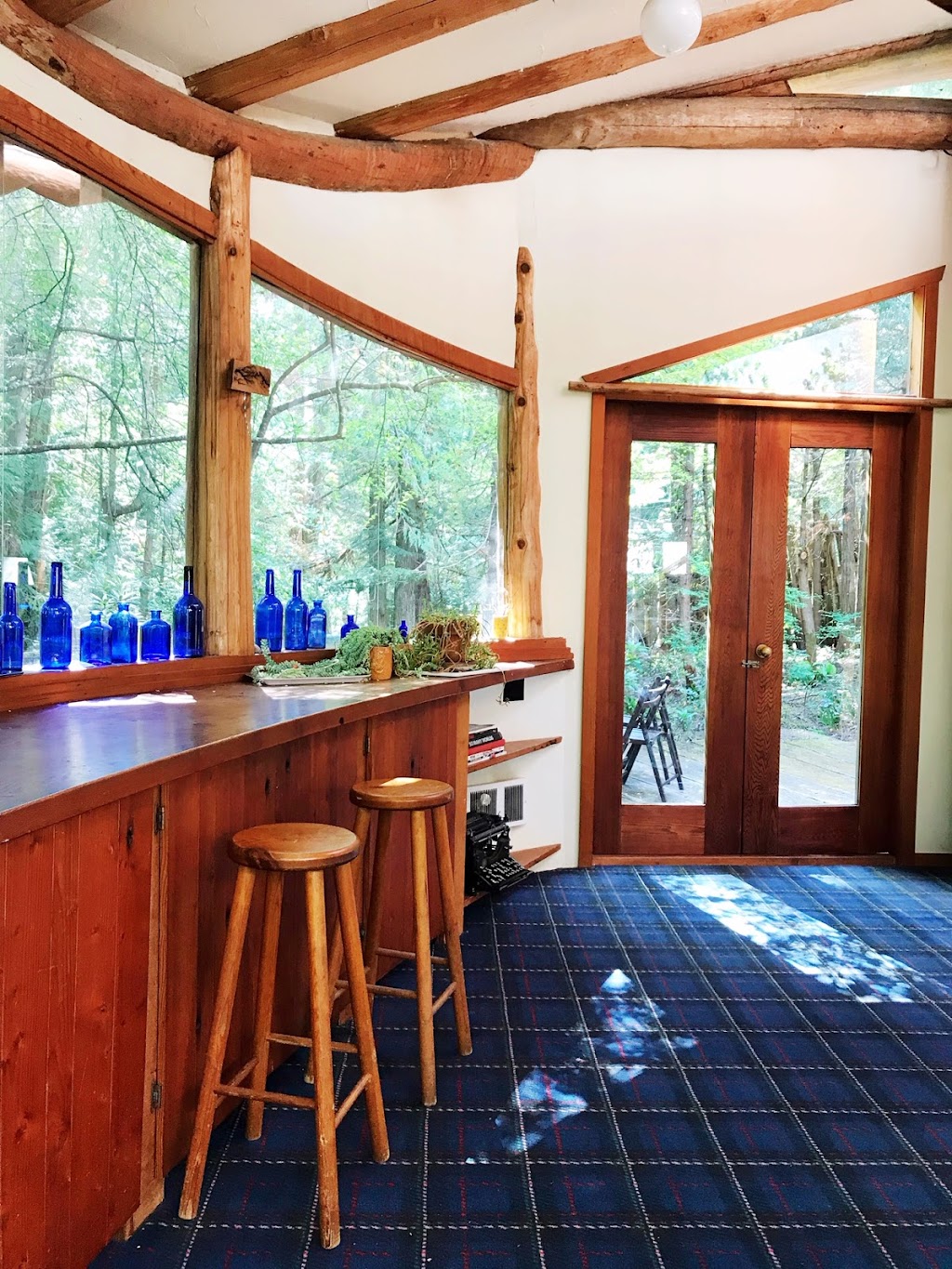 Hornby Island Studio Bed and Breakfast | 7085 St Johns Point Rd, Hornby Island, BC V0R 1Z0, Canada | Phone: (250) 335-1115