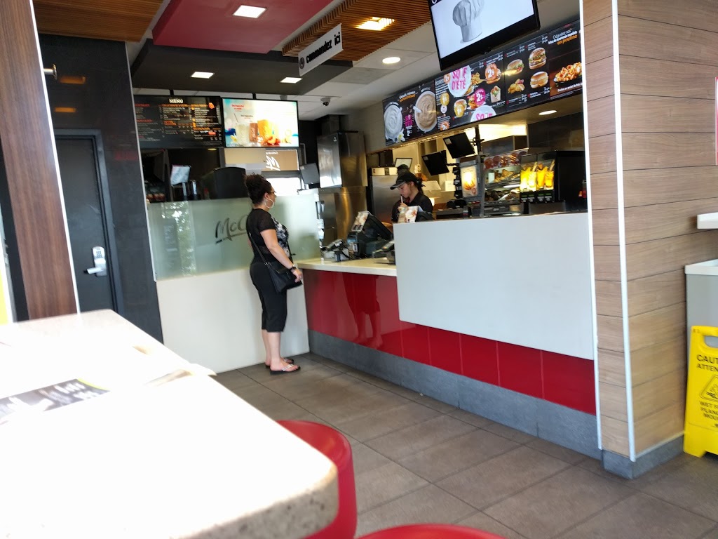 McDonalds | 38 Boulevard du Mont-Bleu, Gatineau, QC J8Z 1J3, Canada | Phone: (819) 770-2031