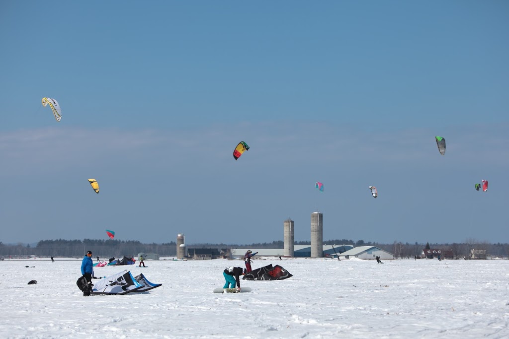 Centre Snowkite SADP | 170-180 Montée Barrette, Sainte-Anne-des-Plaines, QC J0N 1H0, Canada | Phone: (514) 834-5483