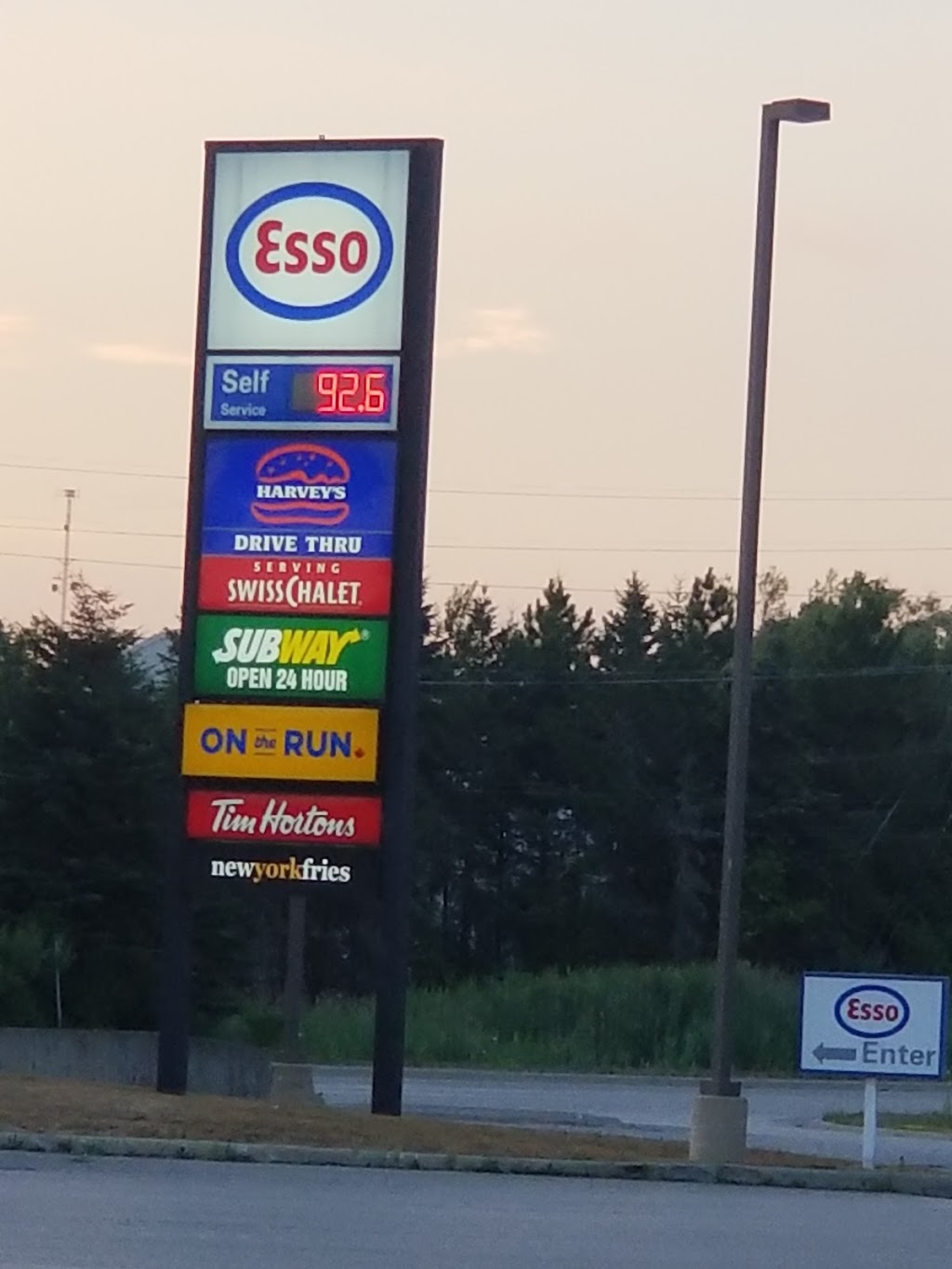 ESSO PORT HOPE | 2211 Northumberland County Rd 28, Port Hope, ON L1A 3V6, Canada | Phone: (905) 885-4600