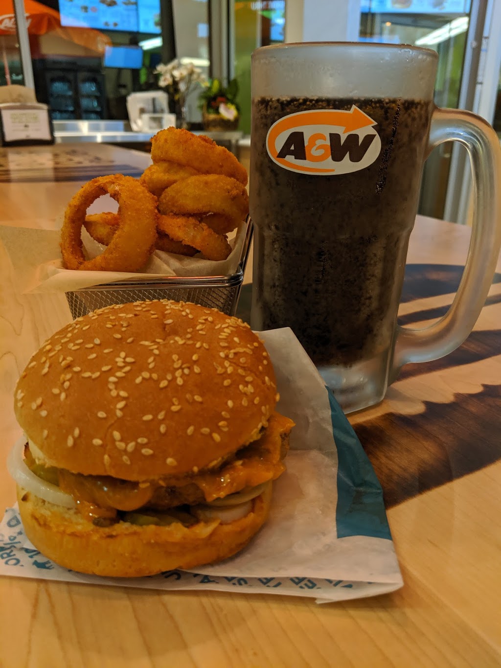 A&W Canada | 23520 Woodbine Ave, Keswick, ON L4P 0E2, Canada