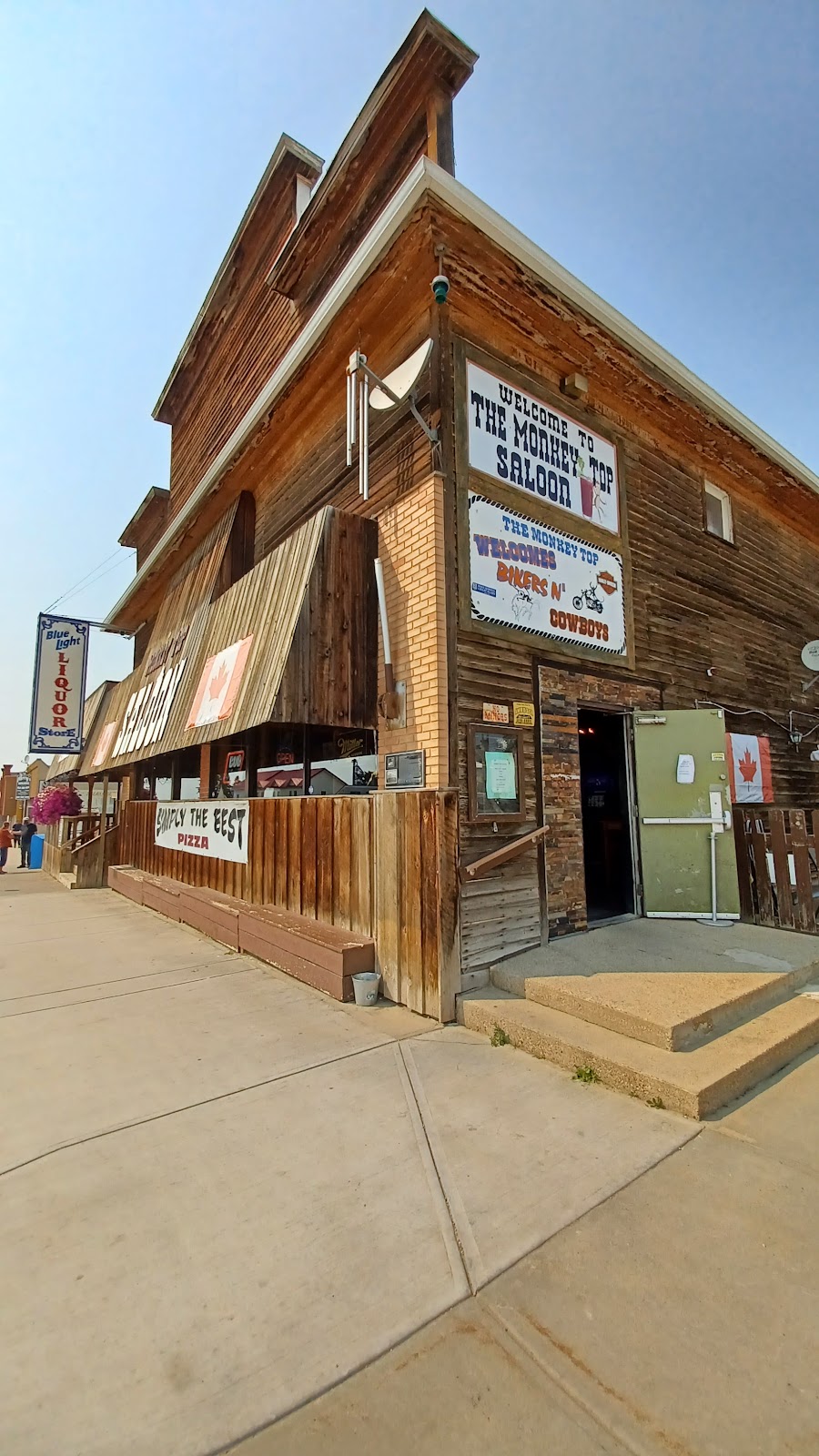 Monkey Top Saloon | 5002 50 Ave, Bentley, AB T0C 0J0, Canada | Phone: (403) 748-3141