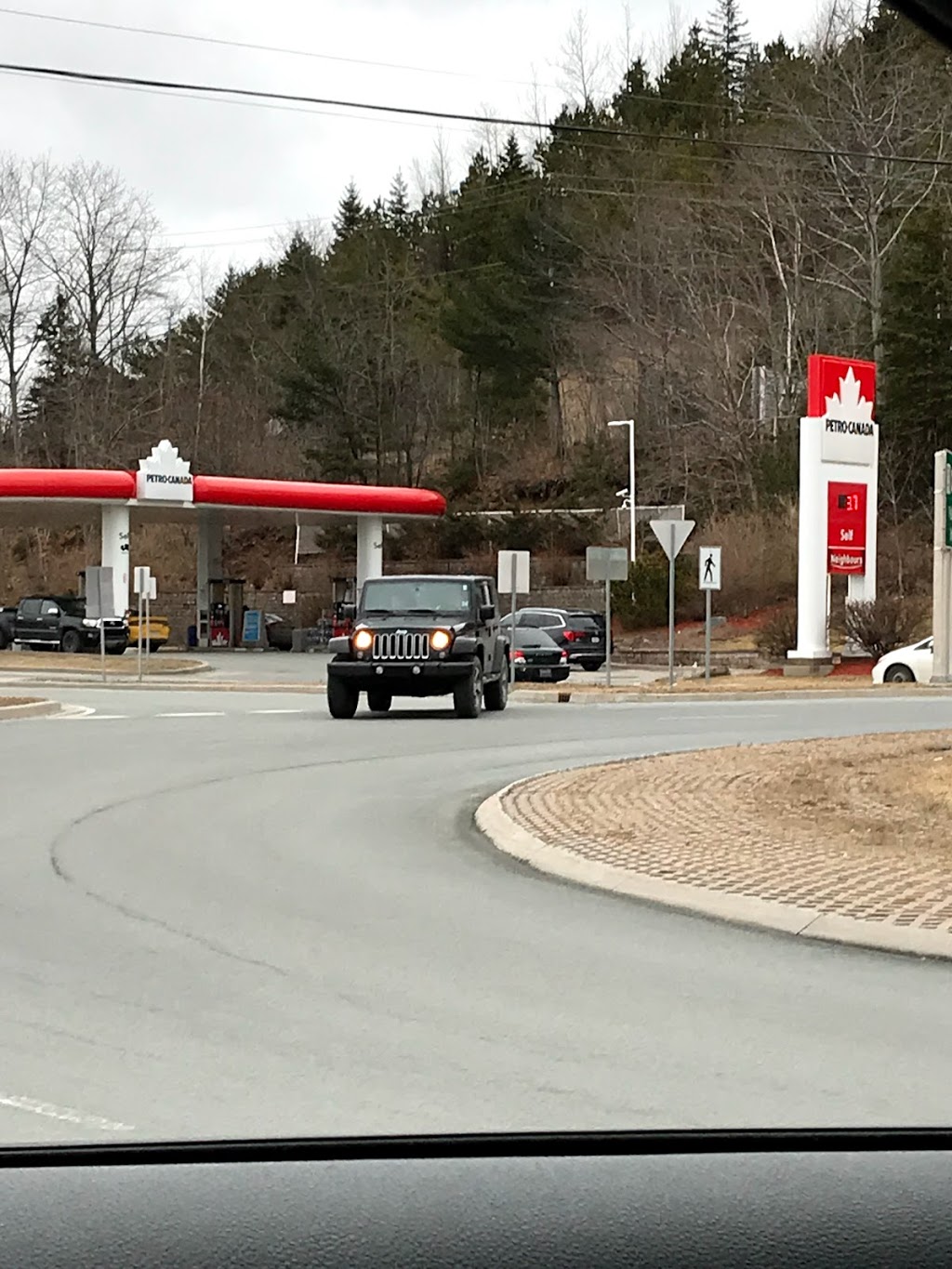 Petro-Canada | Hwy 2, 2946 Lake Thomas Dr, Fall River, NS B2T 1J5, Canada | Phone: (902) 860-0435