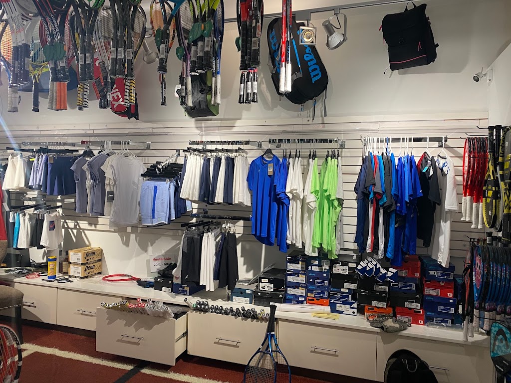 TennisTek | 8305 Chem. de la Côte-de-Liesse, Saint-Laurent, QC H4T 1G5, Canada | Phone: (514) 735-2582 ext. 234