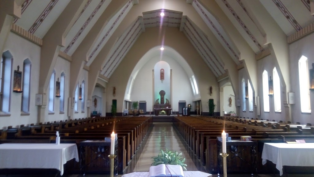 Église Catholique St-Lambert | 41 Avenue Lorne, Saint-Lambert, QC J4P 2G7, Canada | Phone: (450) 671-7544