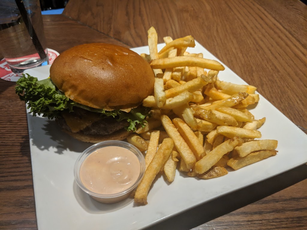 Delux Burger Bar | 101, 150 Bellerose Dr, St. Albert, AB T8N 7A4, Canada | Phone: (780) 569-2747