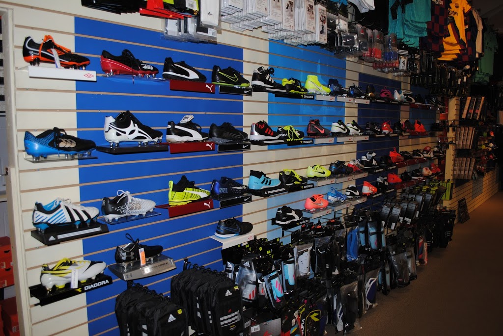 Soccer World | 521 North Service Rd E, Oakville, ON L6H 5R2, Canada | Phone: (905) 815-8939