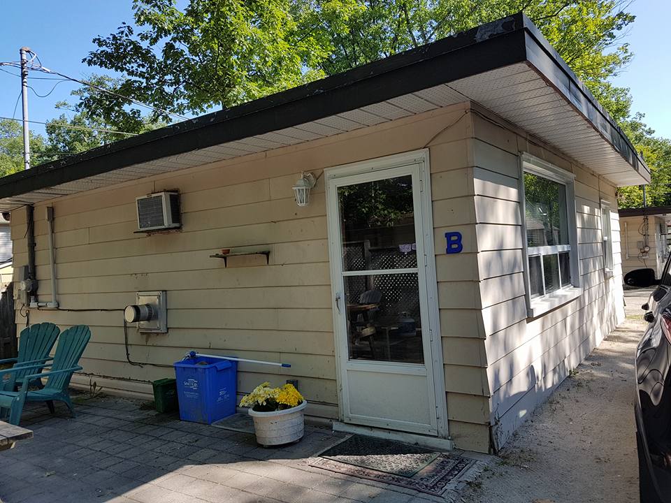 Wasaga Bungalows | 120 34th St N, Wasaga Beach, ON L9Z 1C2, Canada | Phone: (647) 708-4168