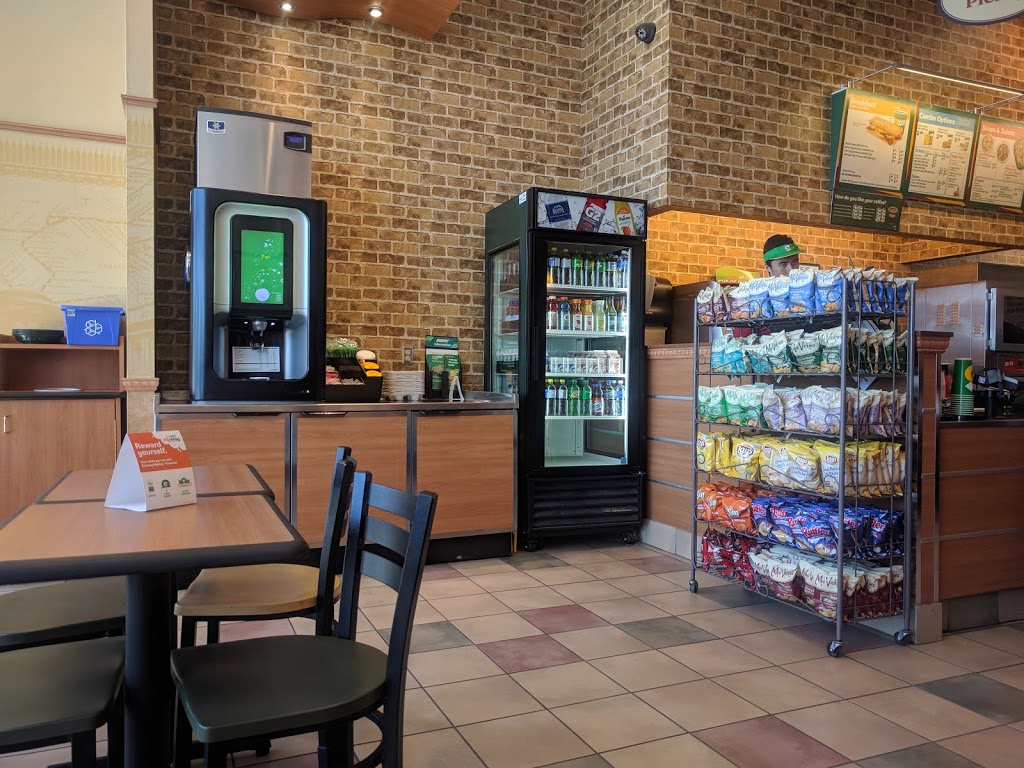 Subway | Hunt Club Marketplace, 3987 Riverside Dr Unit #6, Ottawa, ON K1V 1C1, Canada | Phone: (613) 736-9494