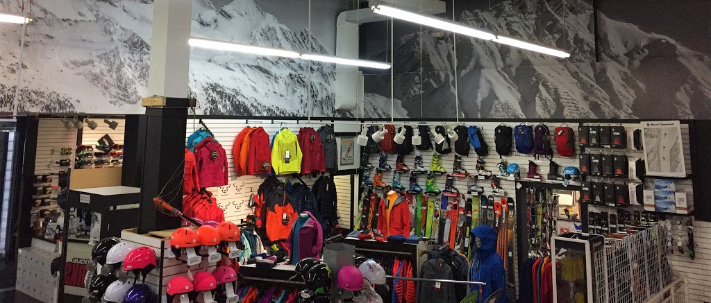 Ski Town Brossard (LA VILLE DU SKI) | 8025 Boulevard Taschereau, Brossard, QC J4Y 1A4, Canada | Phone: (450) 462-3795