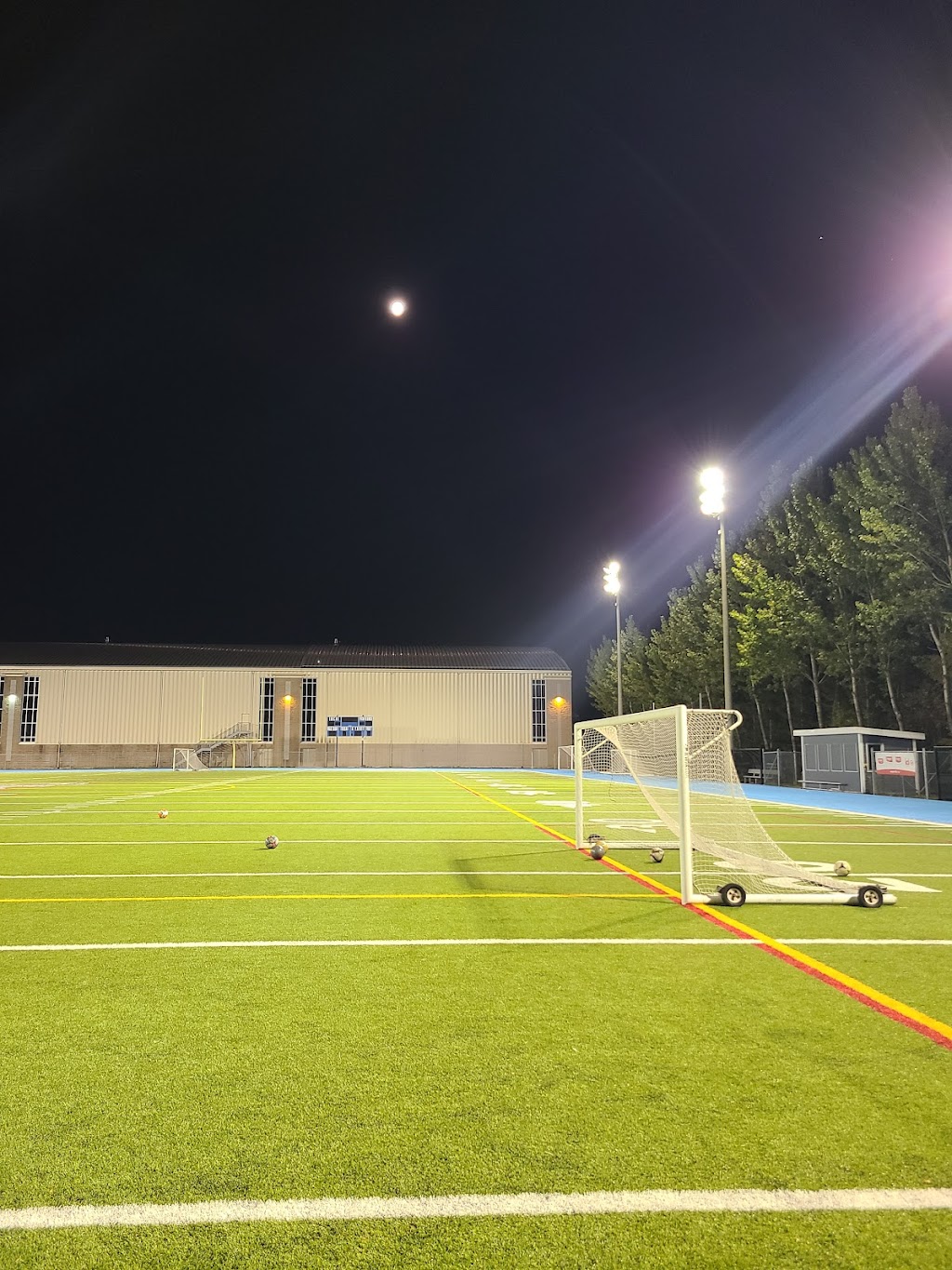 Complexe Soccer Honco De Levis | 8087 Bd du Centre-Hospitalier, Charny, QC G6X 1L3, Canada | Phone: (418) 832-5000