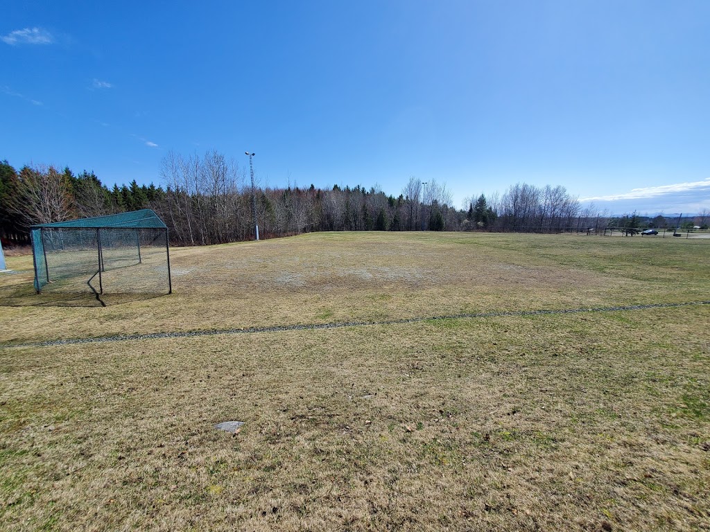 Parc Le Montagnais | 4933 QC-220, Orford, QC J1X 7M8, Canada | Phone: (819) 843-3111