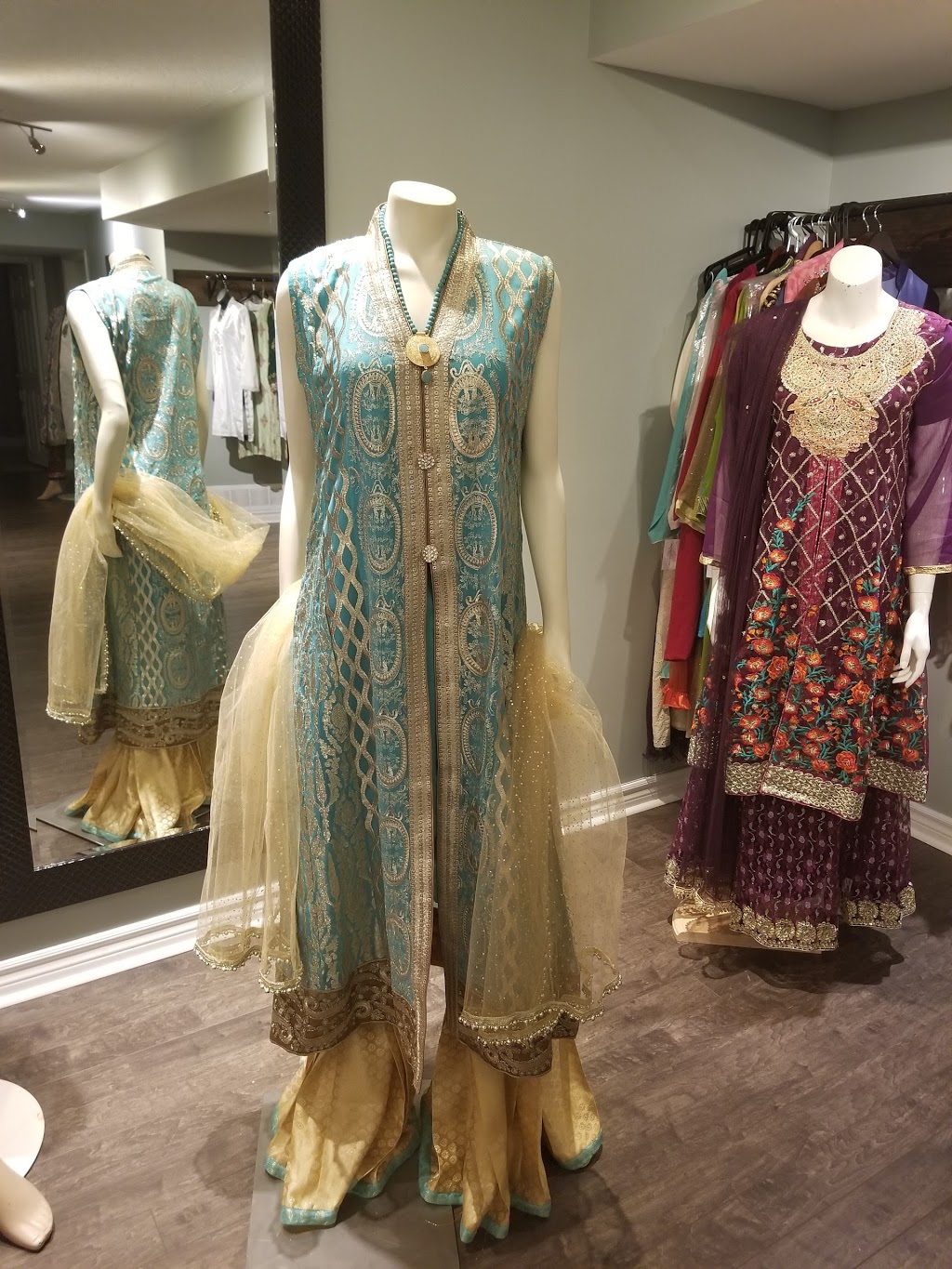 Pehnawa Couture | 89 Whernside Terrace, Kanata, ON K2W 0C7, Canada | Phone: (613) 261-8075