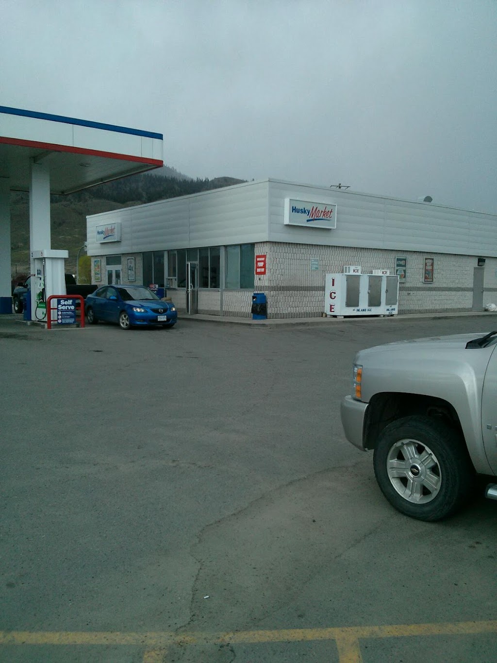 Mobil | 401 Paul Lake Rd, Kamloops, BC V2H 1J8, Canada | Phone: (250) 372-0451