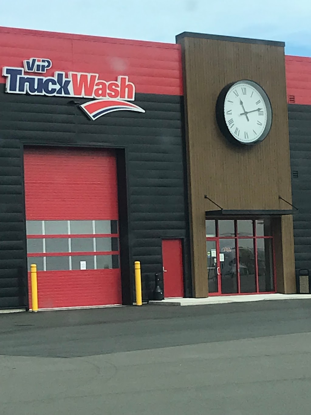 Truck Wash | 582 Venture Dr, Moncton, NB E1H 0L1, Canada | Phone: (506) 852-4664