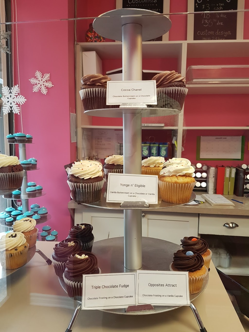 The Cupcake Shoppe | 2417 Yonge St, Toronto, ON M4P 2E7, Canada | Phone: (416) 322-6648