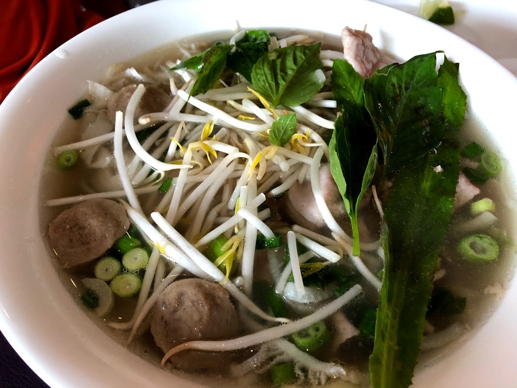 Pho Lac Vien | 430 York Blvd, Hamilton, ON L8R 3K8, Canada | Phone: (905) 522-3525