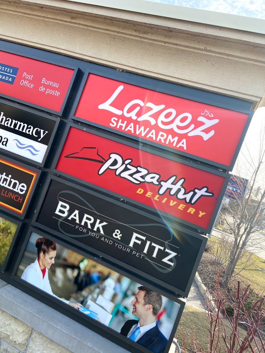 Lazeez Shawarma | 146 Lakeshore Rd W, Oakville, ON L6K 1E4, Canada | Phone: (905) 339-1444