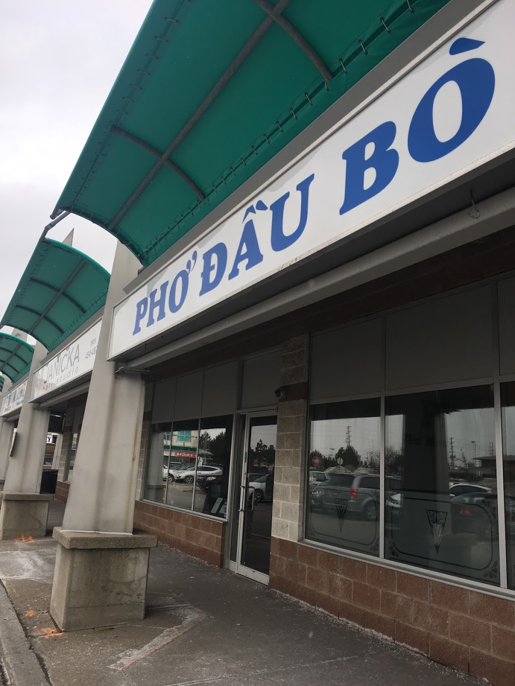 Pho Dau Bo | 20 Gillingham Dr, Brampton, ON L6X 4X7, Canada | Phone: (905) 796-9992