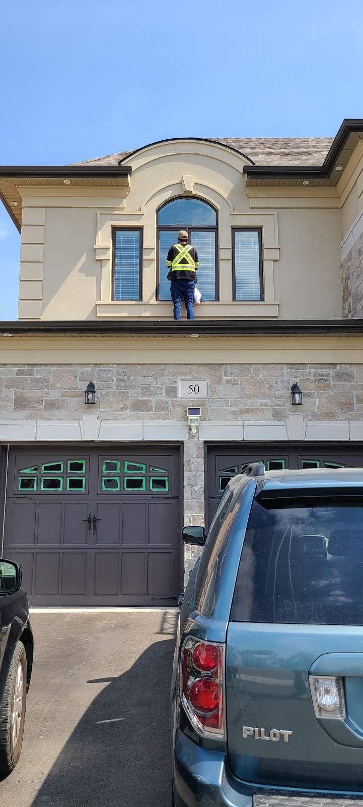 Armaan Window Cleaning | 22 Lloyd Cres, Brampton, ON L7A 4J5, Canada | Phone: (647) 809-9210