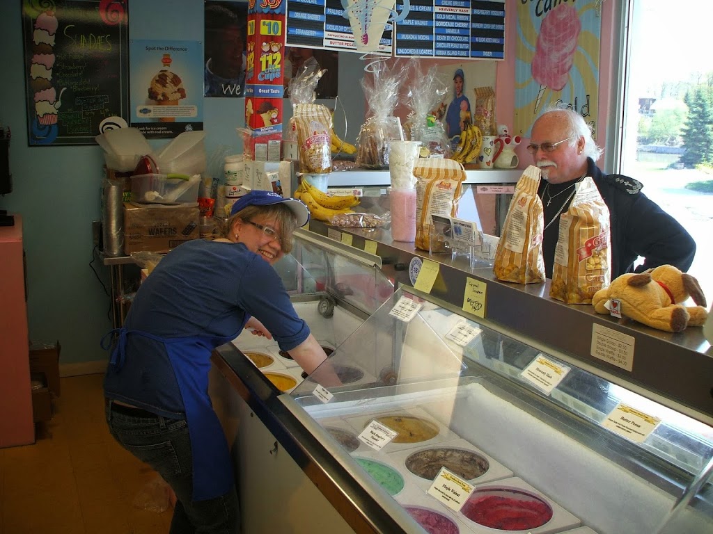 Grandmas Beach Treats | 1014 Mosley St, Wasaga Beach, ON L9Z 2G7, Canada | Phone: (705) 429-2243