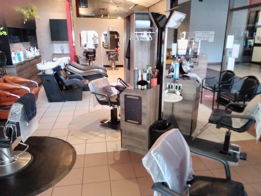 Coiffure de la Tourelle | 30 Av du Centenaire, Salaberry-de-Valleyfield, QC J6S 3L6, Canada | Phone: (450) 373-8113