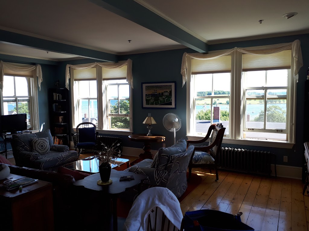 Jibstay Lodging | 176 Lincoln St, Lunenburg, NS B0J 2C0, Canada | Phone: (902) 634-1952