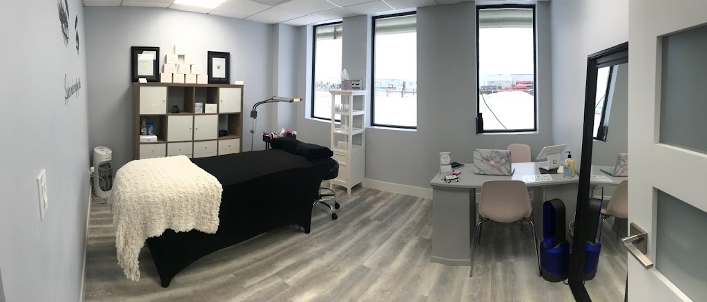 Luxe Lash Bar | 1205 7 St, Nisku, AB T9E 7P3, Canada | Phone: (780) 599-0127