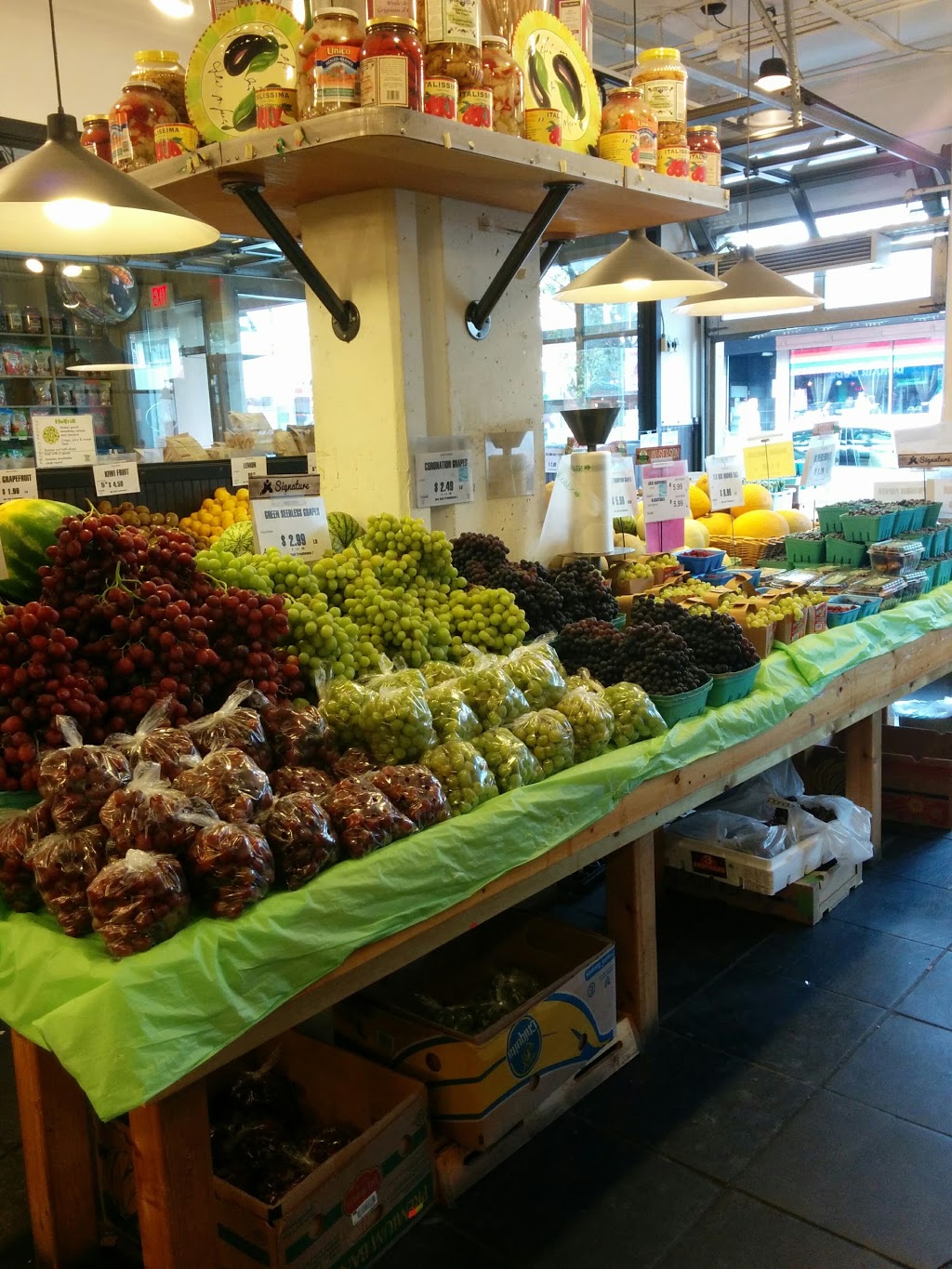 Kins Farm Market | 1160 Davie St Unit 150, Vancouver, BC V6E 1N1, Canada | Phone: (604) 687-8081