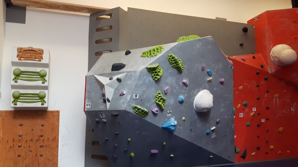 LAccroché - Climbing Center | 345 Rue Aubert, Pintendre, QC G6C 1K7, Canada | Phone: (418) 903-5450