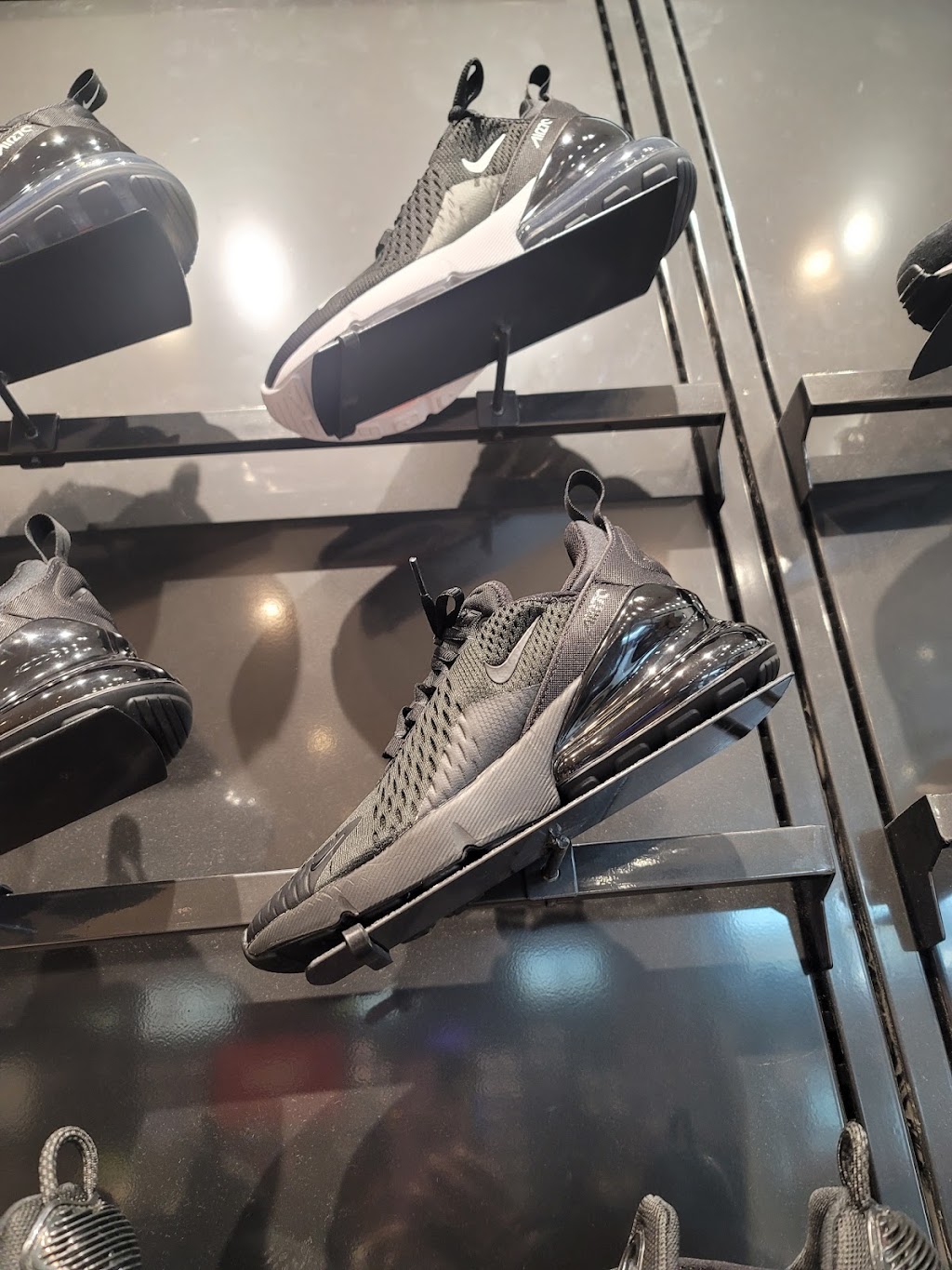 Foot Locker | 6631 Island Hwy N Unit 36, Nanaimo, BC V9T 4T7, Canada | Phone: (250) 390-3552