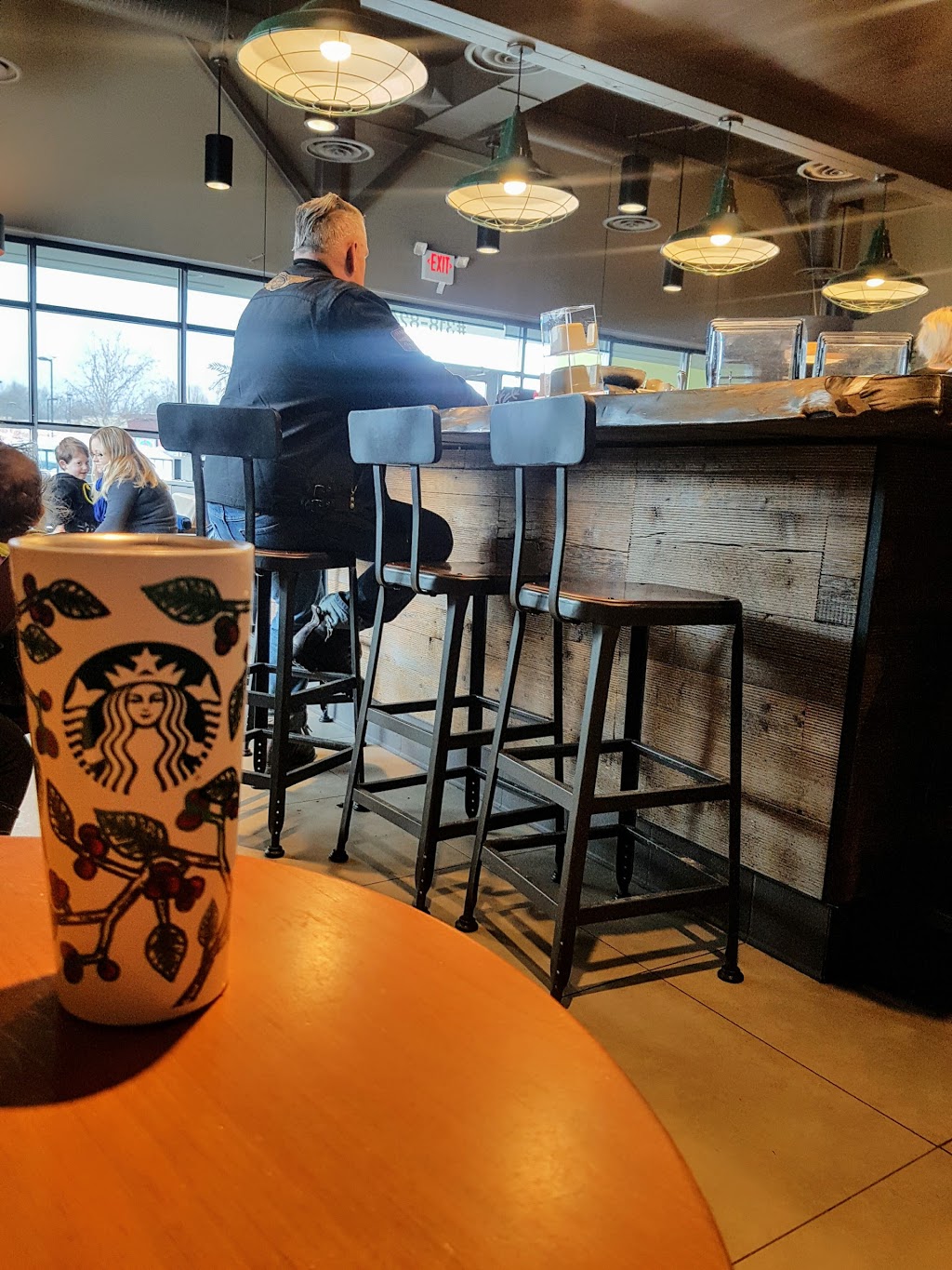Starbucks | 318-8249 Eagle Landing Pkwy #318, Chilliwack, BC V2R 0P9, Canada | Phone: (604) 793-7963