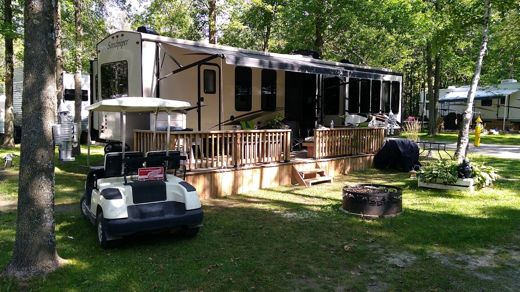 Lucky Loon Family Campground | 66 Graham Lake Rd, Mallorytown, ON K0E 1R0, Canada | Phone: (613) 923-5449