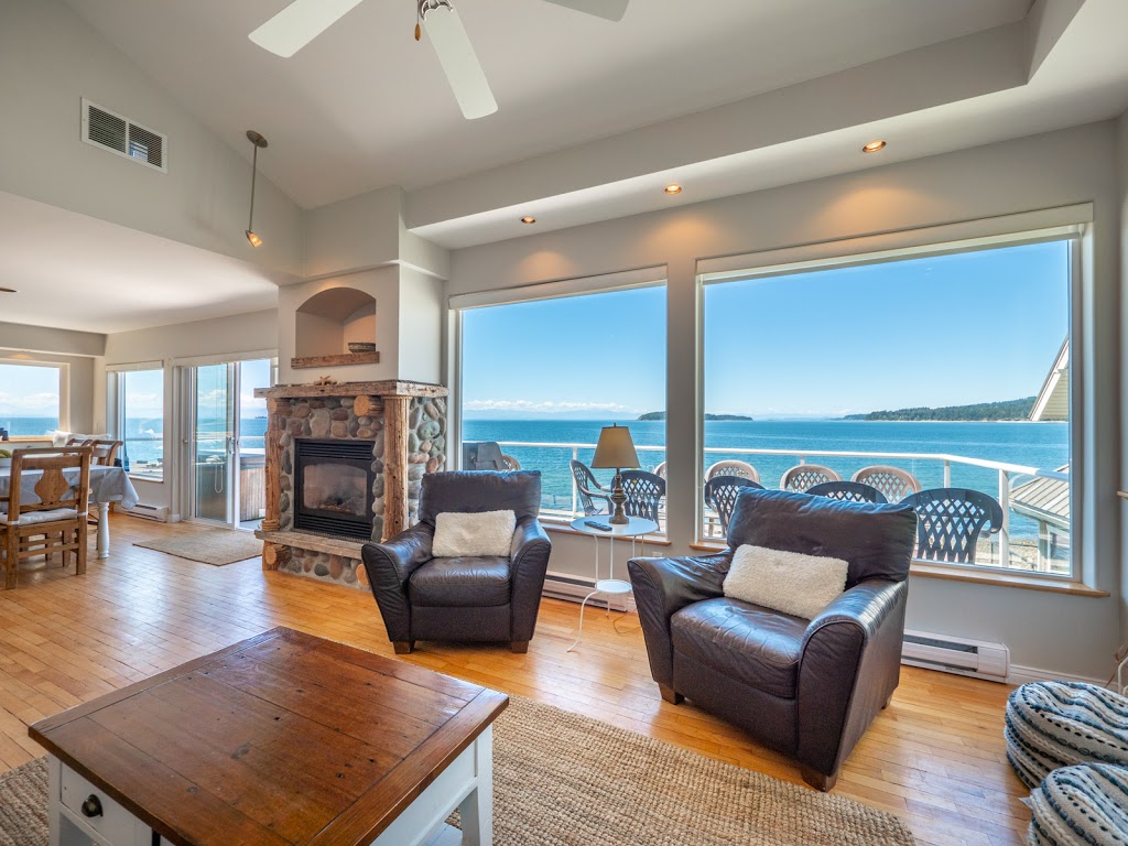 Sunset Beach House | 5231 Sunshine Coast Hwy, Sechelt, BC V0N 3A2, Canada | Phone: (604) 812-2115